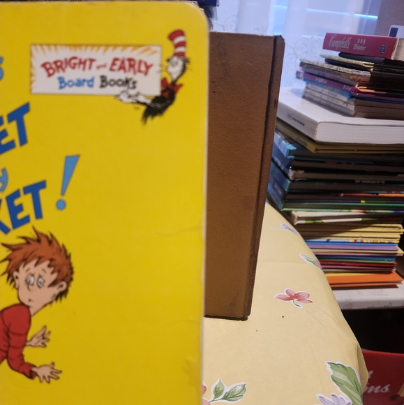 2 Dr. Seuss Books - Picture 4 of 7